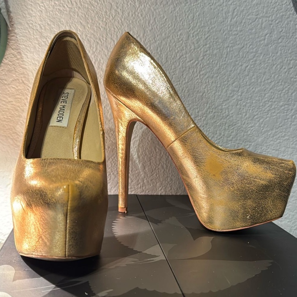Steve Madden Gold Metallic Platform Heels
